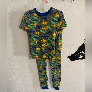 Size 4 boys pajamas 2 piece set